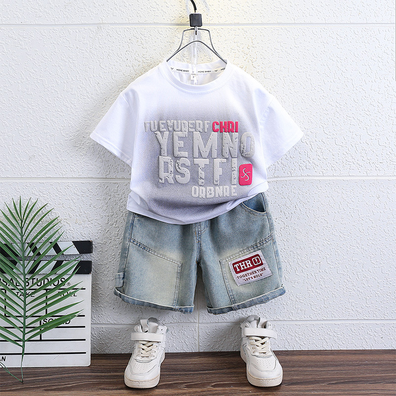 7208 Traje de verano para niños 2025 Nuevo vestido de verano para bebés Camiseta de manga corta Han Fan Red de Internet para niños Traje de dos piezas Tren 3