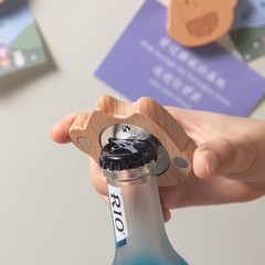 可爱招财猫木质开瓶器磁吸收纳啤酒起子便携式家用冰箱贴开瓶实木