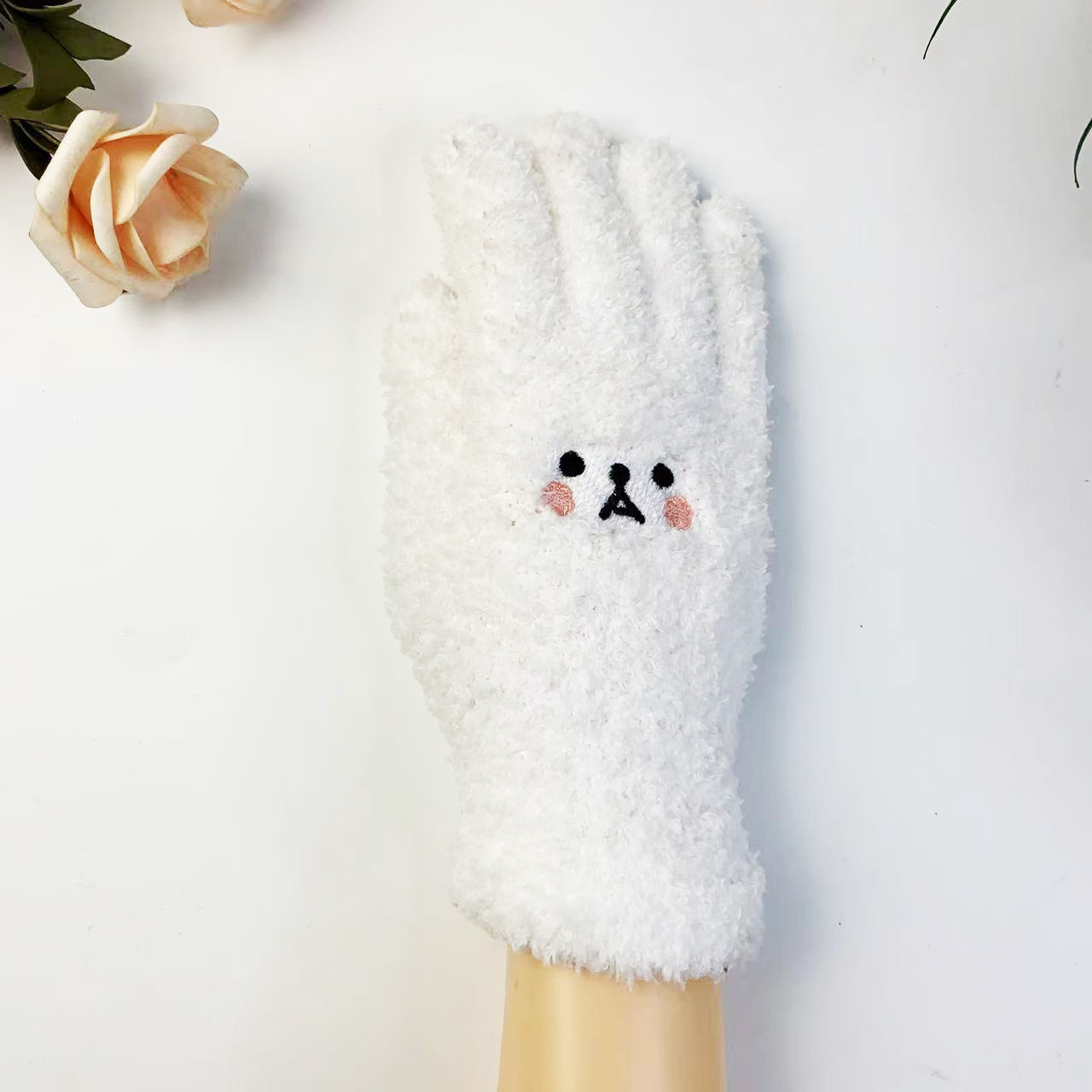 FUENTE fábrica al por mayor oso bordado lindo estudiante de dibujos animados engrosada invierno las mujeres calientes guantes punto felpa