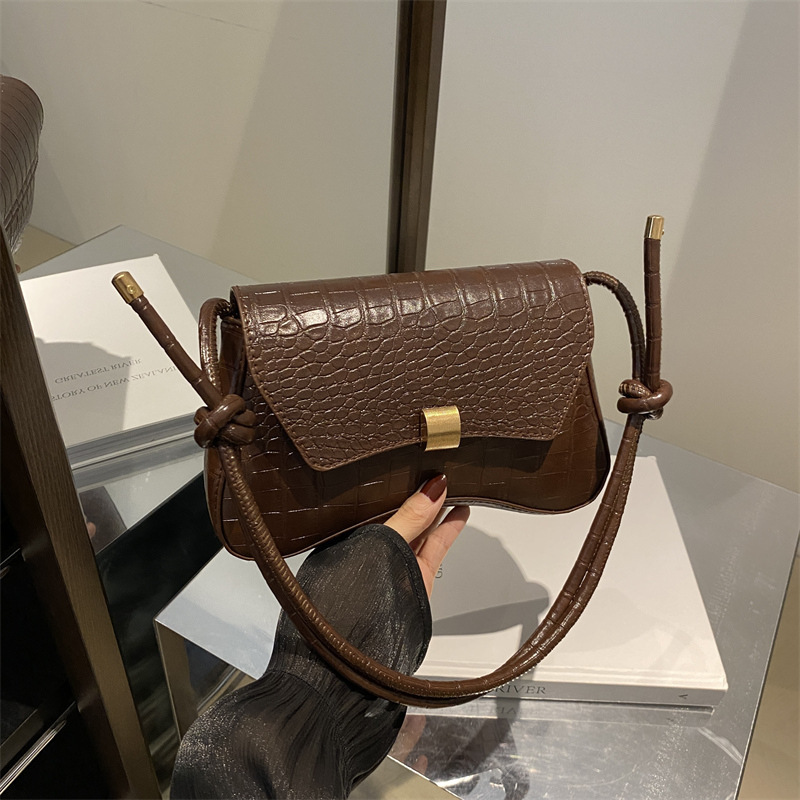 Mori cocodrilo patrón bolso de axila de todo fósforo de alto valor 2024 nueva moda de primavera y verano popular bolso de palo francés retro de lujo ligero