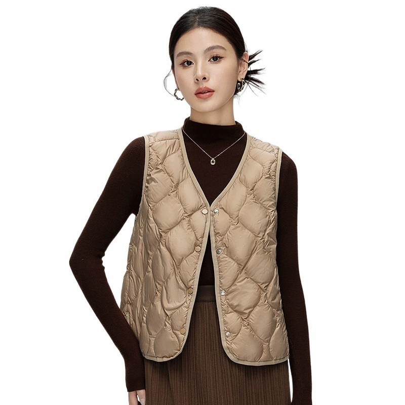 Short light and thin winter vest with down, comfortable keep warm down jacket, 24 years, V-neckline