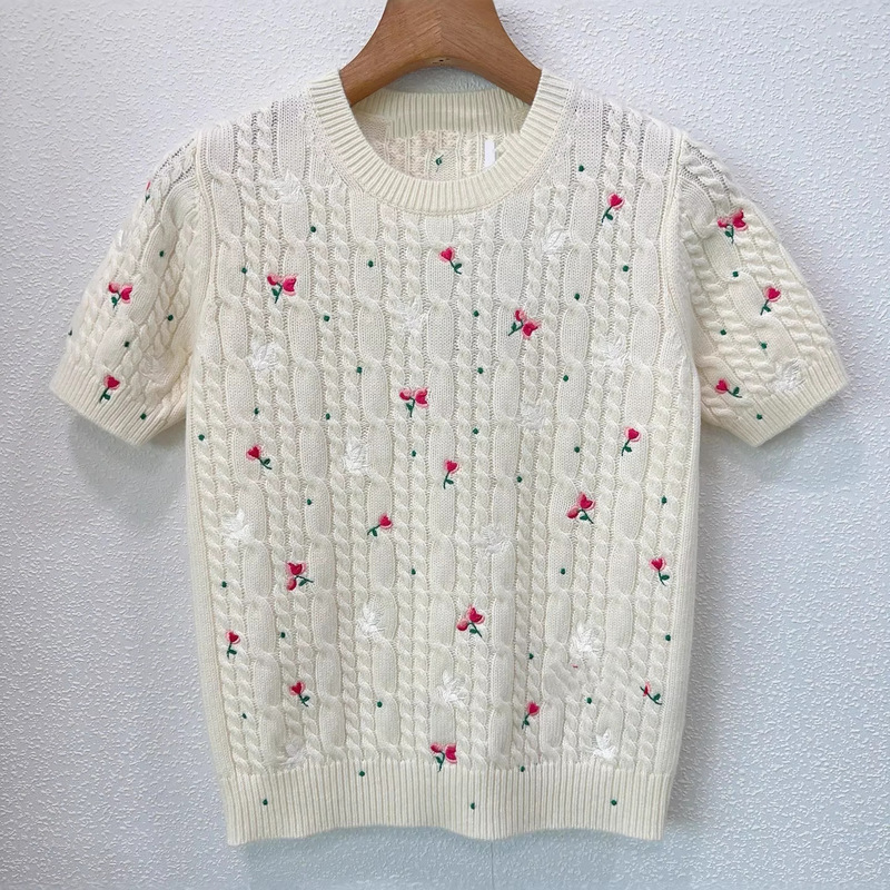 High-End D+26 Early Spring New Style Bird and Rose Embroidery Cable Knit Texture Fresh and Youthful Short-Sleeve Knit Top High-End D+26 Early Spring New Style Bird and Rose Embroidery Cable Knit Texture Fresh and Youthful Short-Sleeve Knit Top