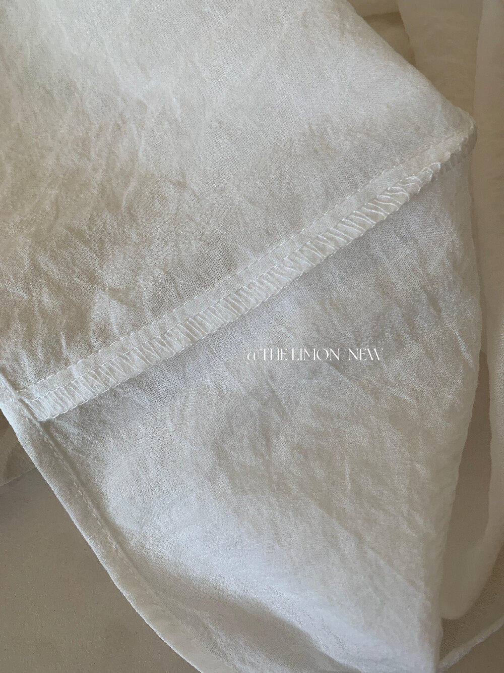 Áo hai dây nữ phong cách Hàn Quốc chất liệu satin tay không cổ chữ V — Xanh đen, màu trắng, màu xám chi tiết 13