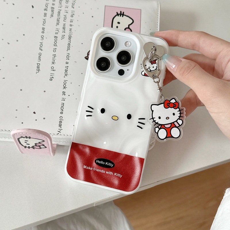 La expresión de oso plisado de niña es adecuada para iPhone16ProMax nuevo 15 funda para teléfono móvil Apple 13/14 hembra