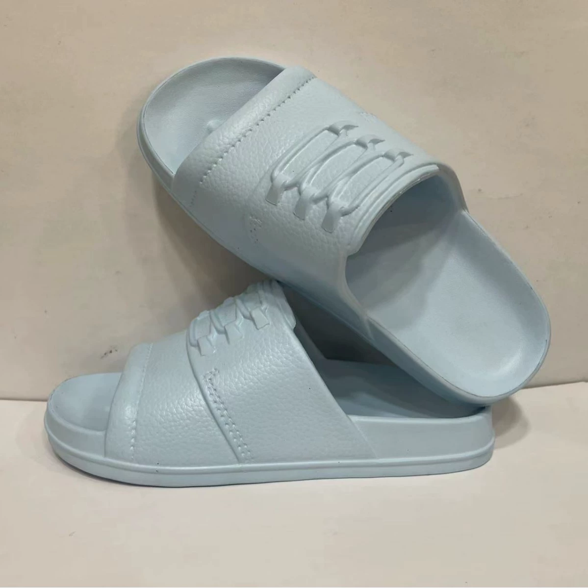 Тапочки имеют легкий внешний вид, роскошные домашние пары выходят на нескользящие и быстросохнящие новые тенденции