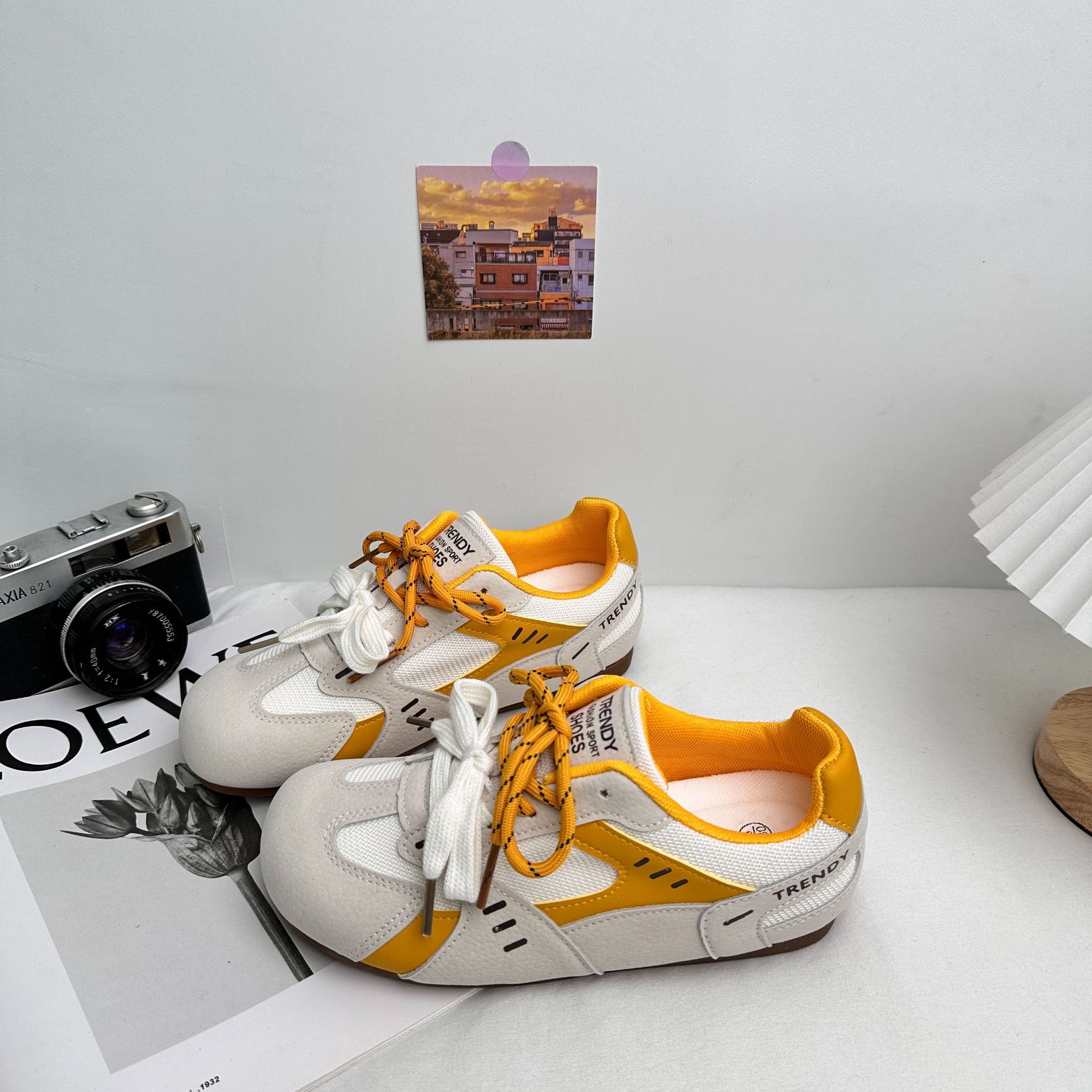 A9891 plantilla de látex/zapatos feos y lindos zapatos de deporte estilo Hong Kong zapatos de mujer 2025 nuevos zapatos de entrenamiento alemán casuales de nicho de estilo caliente de primavera