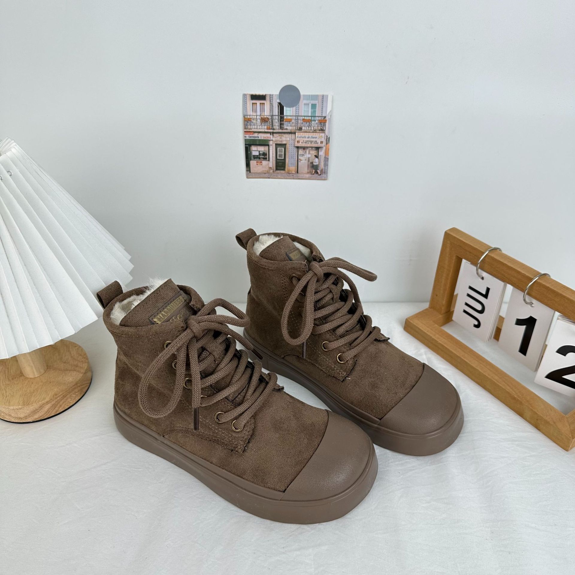 Yuanbo 2025 zapatos de algodón de invierno para mujer, zapatos de plataforma de terciopelo de alta calidad para uso exterior, versión coreana de zapatos de mujer casuales cálidos y de todo fósforo
