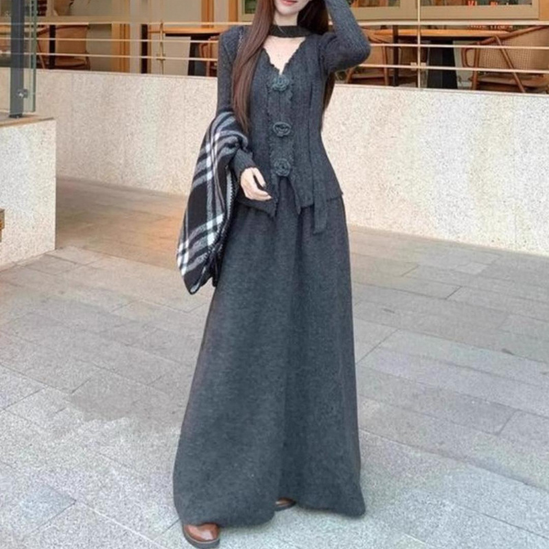 Three-Dimensional Floral V-Neck Ribbon Long-Sleeve Knit Top with High-Waisted Slimming Midi Skirt Women's 2025 Autumn and Winter Fashion Set Three-Dimensional Floral V-Neck Ribbon Long-Sleeve Knit Top with High-Waisted Slimming Midi Skirt Women's 2025 Autumn and Winter Fashion Set