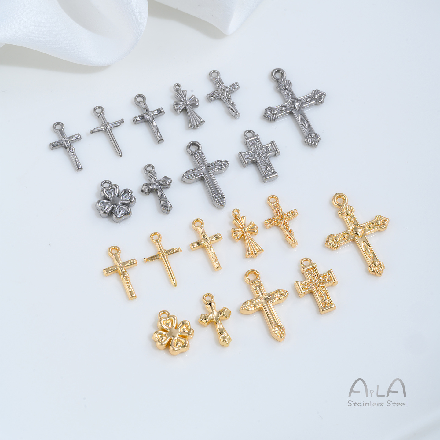Non-fading titanium steel vintage cross and four-leaf clover pendant handmade DIY bracelet necklace earring accessories