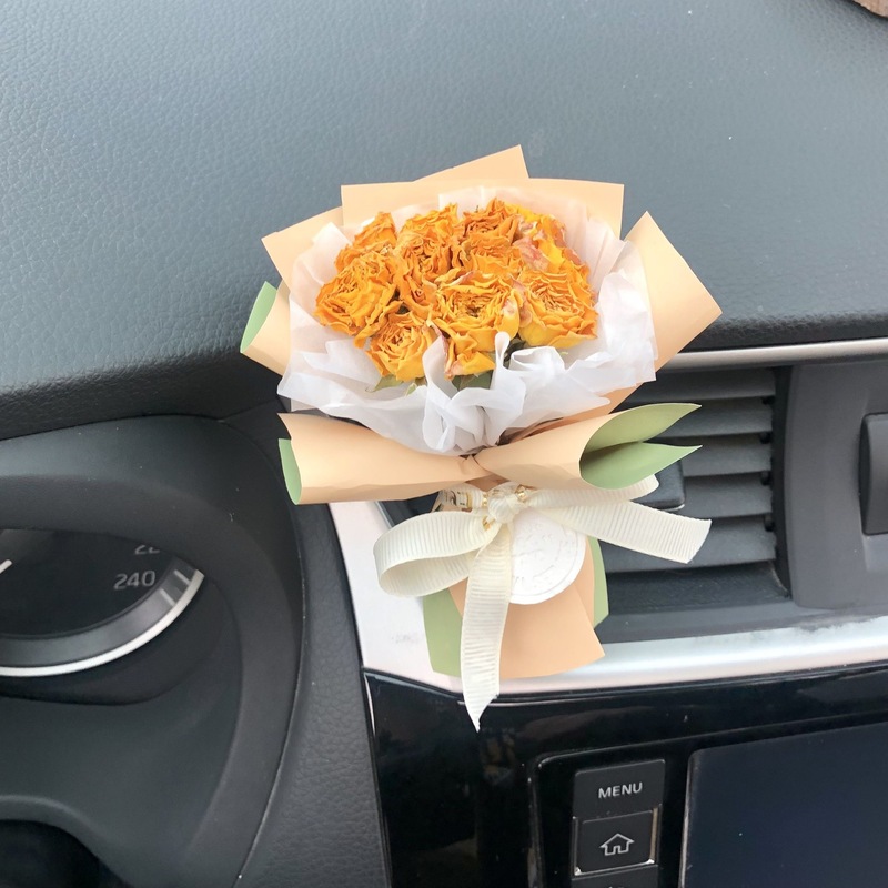 ミニカーローズドライフラワー小さな花束車の空気出口ペンダントアロマセラピー装飾お土産バレンタインデーギフト|undefined