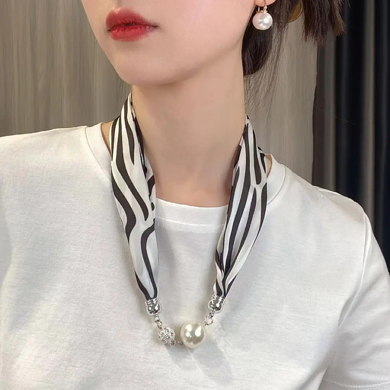 흰색 얼룩말 패턴