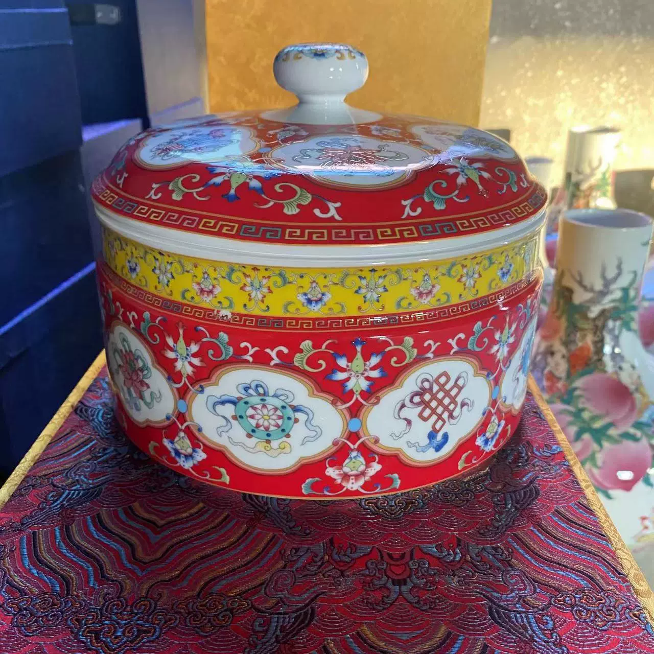 景德镇陶瓷中国红珐琅彩茶饼罐陶瓷储物罐茶叶罐陶瓷罐批发