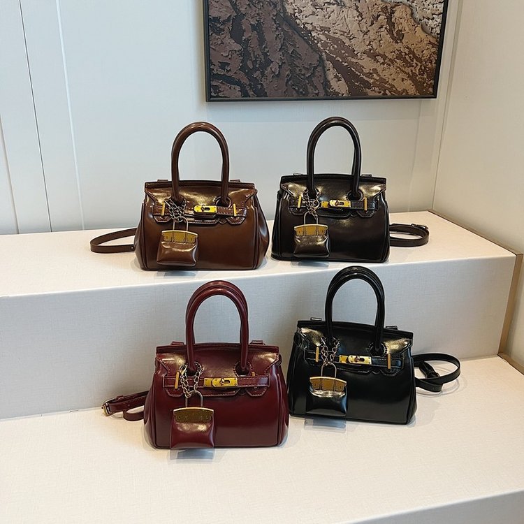 Bolsos de mujer de calidad, se han lanzado grandes productos, los colgantes están integrados, por favor coloque en los estantes