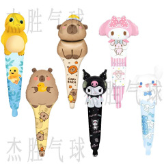 新サンリオカピバラトン打撃棒手持ち棒アルミ膜風船子供の日手は風船を持っています。