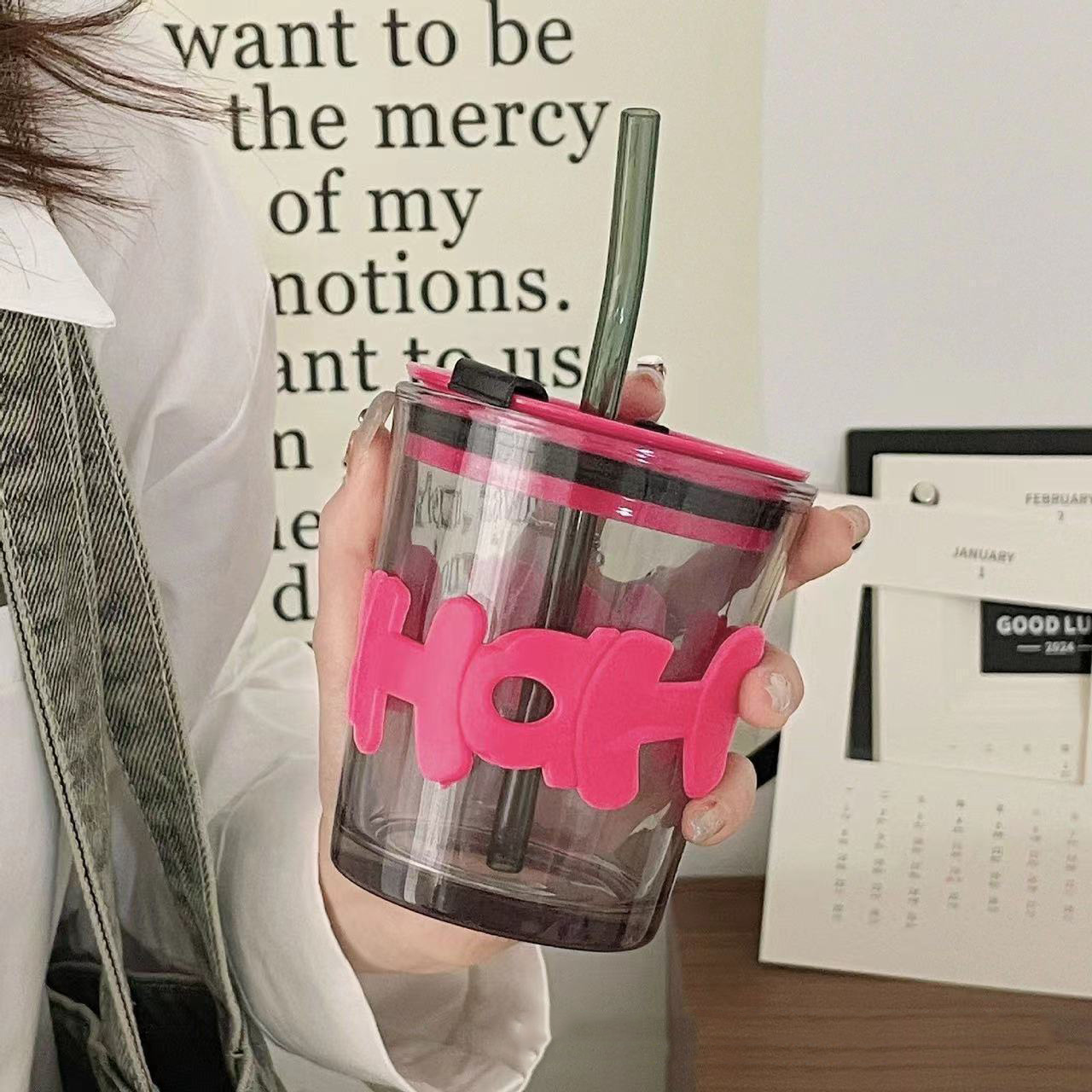 Highly stylish Instagram-worthy glass gift cups, minimalist straw cups, and bamboo-style water bottles—perfect for gifting with custom logo printing.
