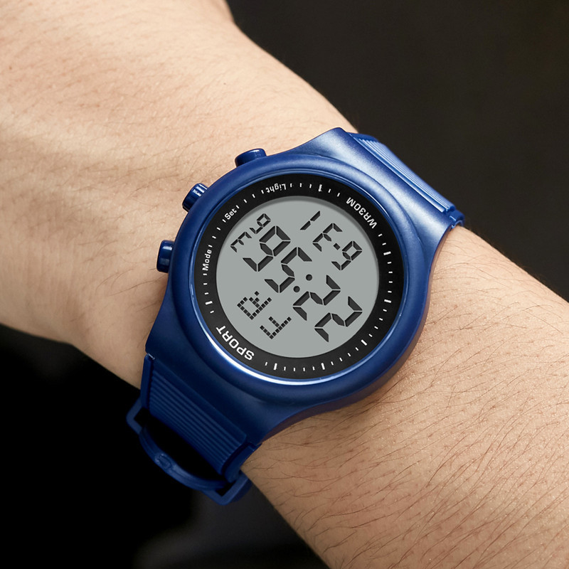 Reloj de pareja de moda reloj de hombre multifuncional sudeste asiático venta caliente estudiante impermeable deportes negocios reloj electrónico