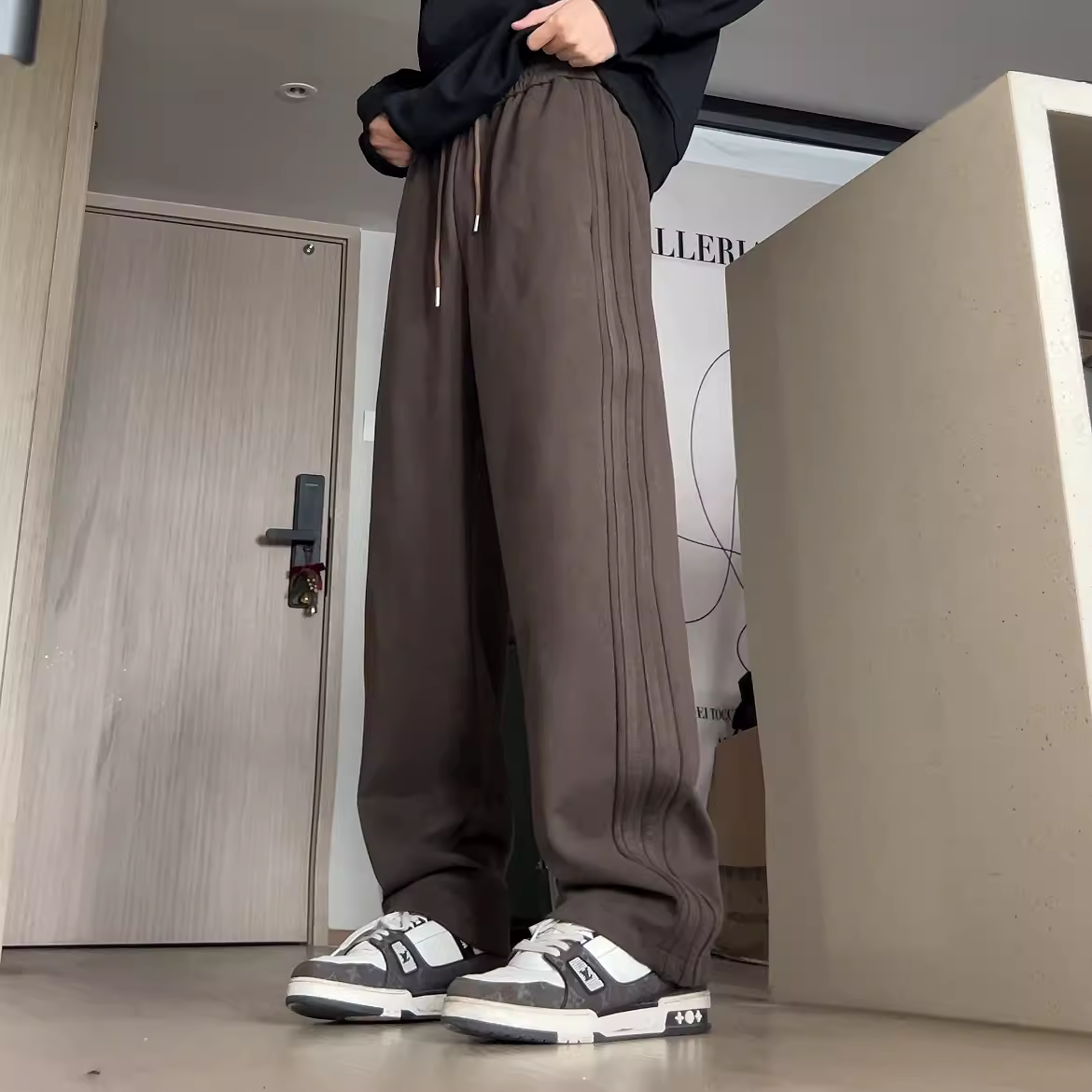 潮牌-春季新款设计感重磅休闲裤子男宽松直筒百搭情侣显瘦长裤-阿里巴巴