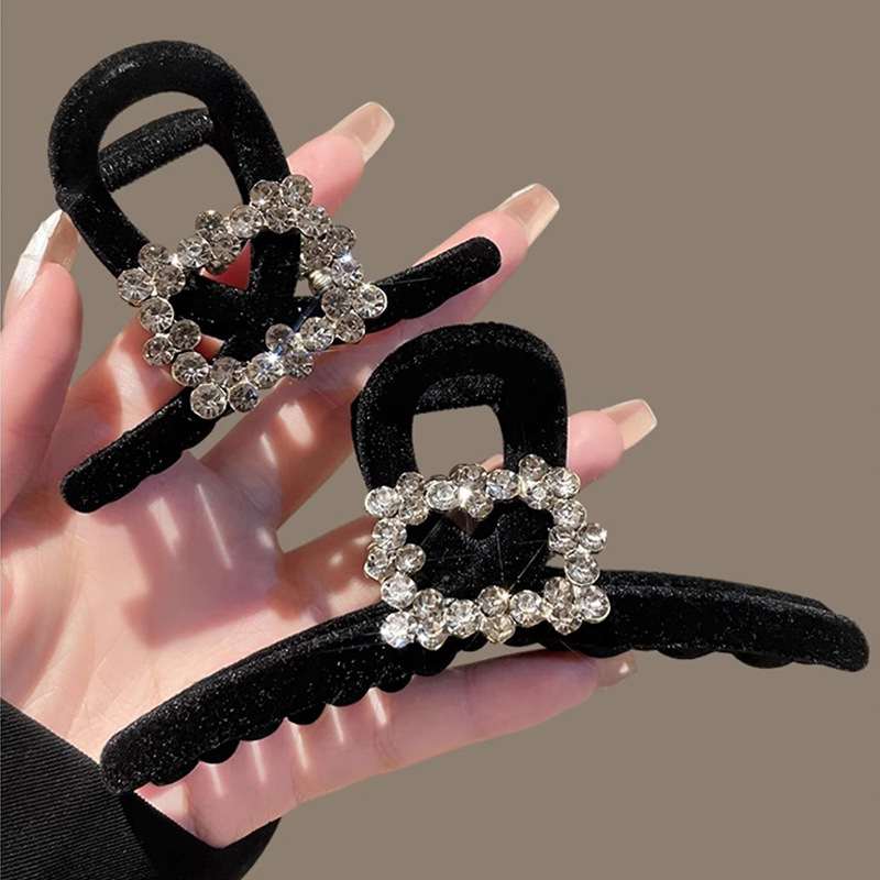 Square crab pin