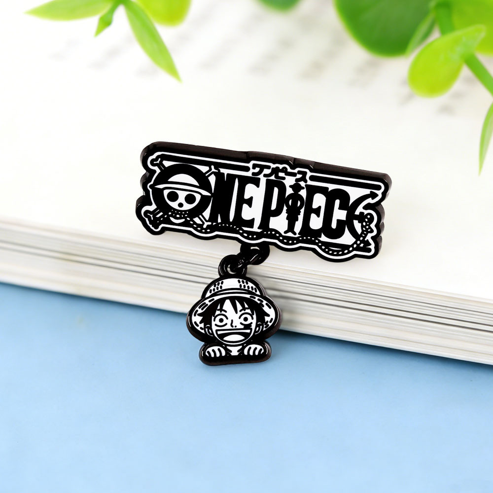 Straw Hat Luffy Pendant Enamel Badge Adventure Fantasy Animation Brooch Bag Accessories Personalized Pendant