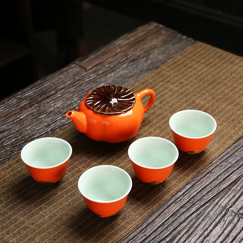 Small green tea, red (black) tea, gift box in gift box