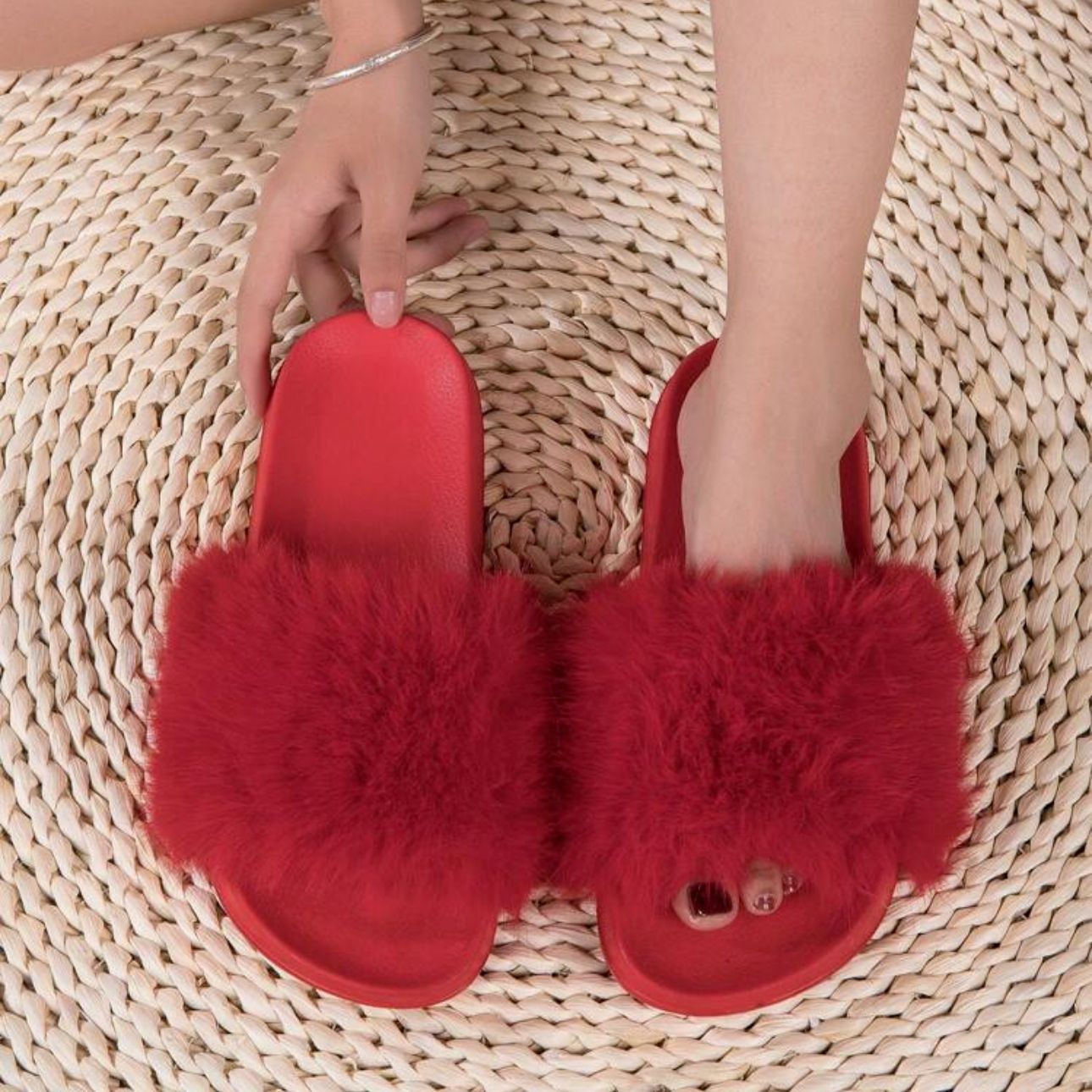2026 Korean Summer Women's Comfortable And Stylish Slip-On , Non-Slip Outdoor European And American Style Furry Casual Slippers_vogvips.com
