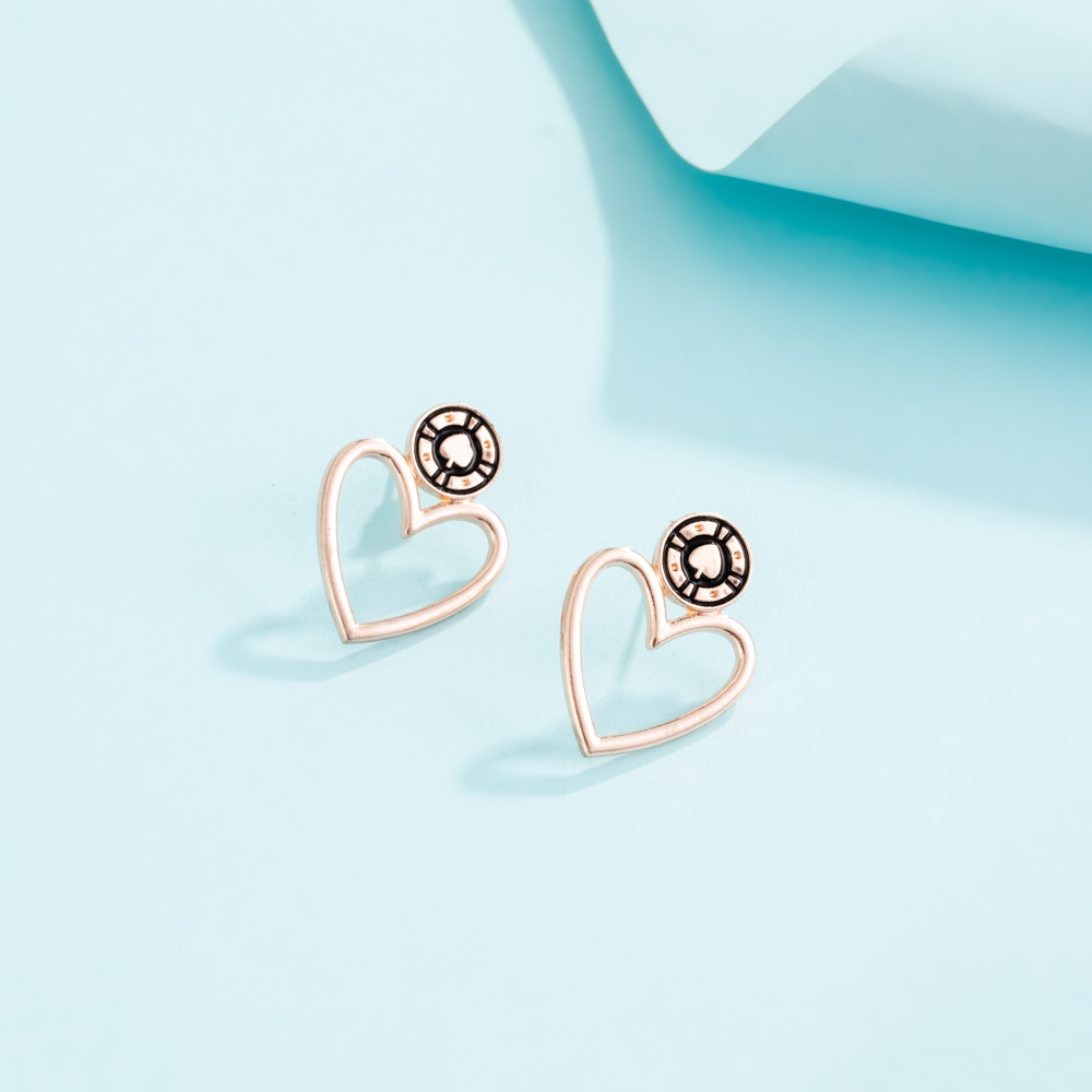 European And American New Personality Simple Heart-shaped Earrings Gold And Silver Earrings display picture 7