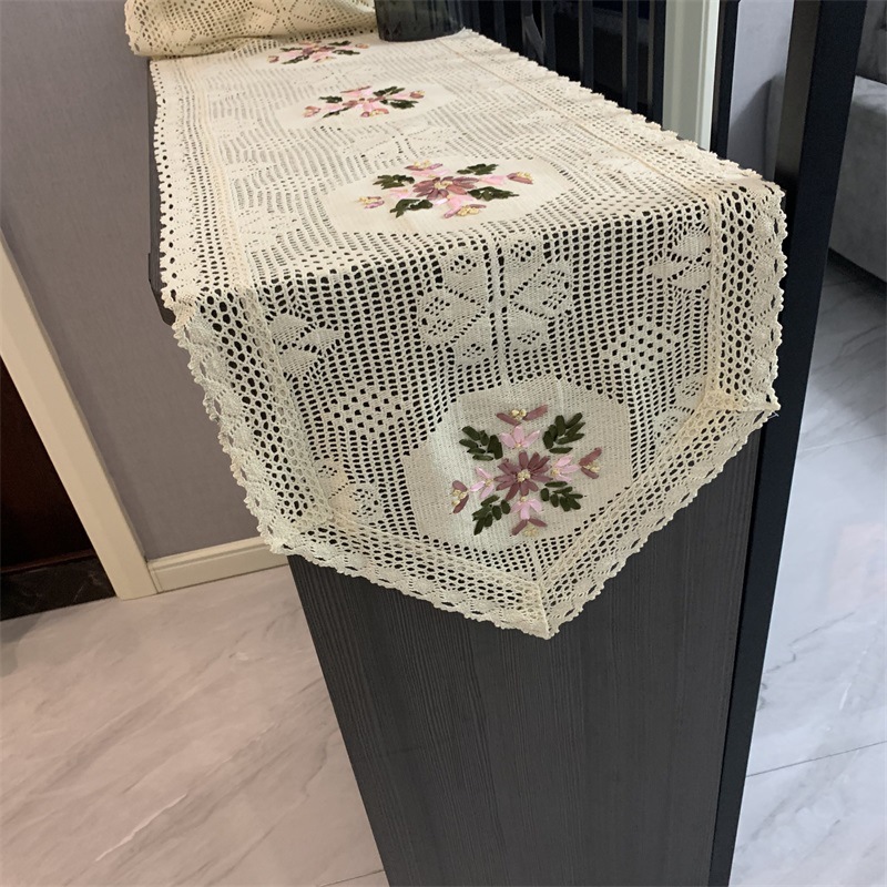 Embroidered pointed style