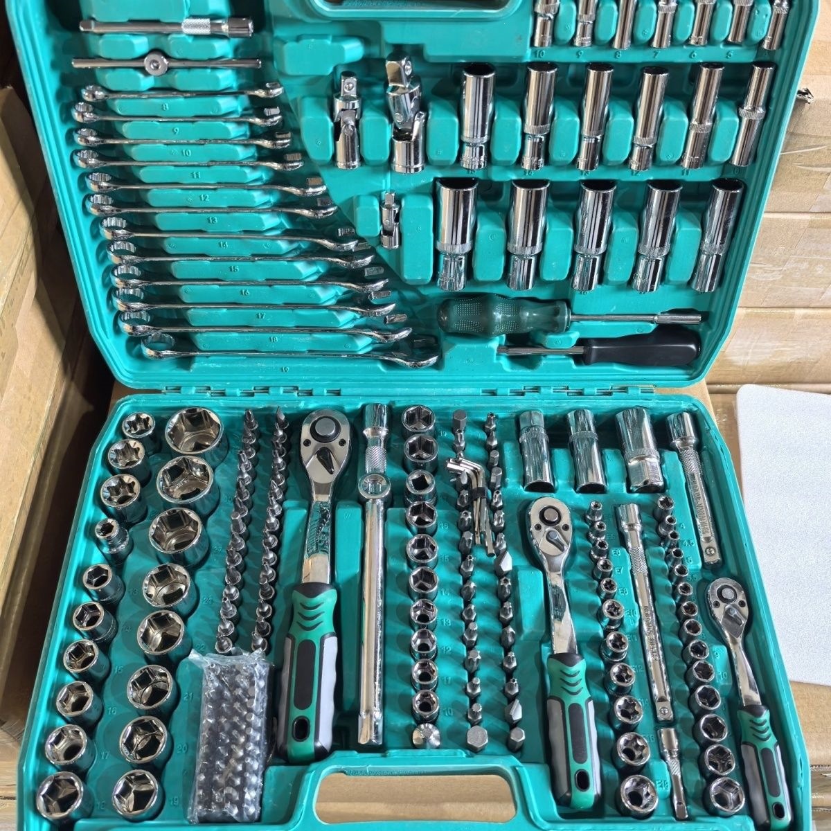 European Quality 216-Piece Auto Repair Tool Set Socket Wrench Combination Car Repair Kit Complete Wrench Set