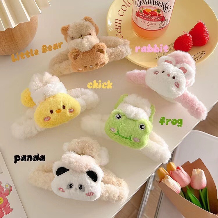 アニメのぬいぐるみのウサギのパンダの髪はクリップの後頭部をつかんで大きいサイズのサメのクリップの頭飾りの髪の量が多いです。|undefined
