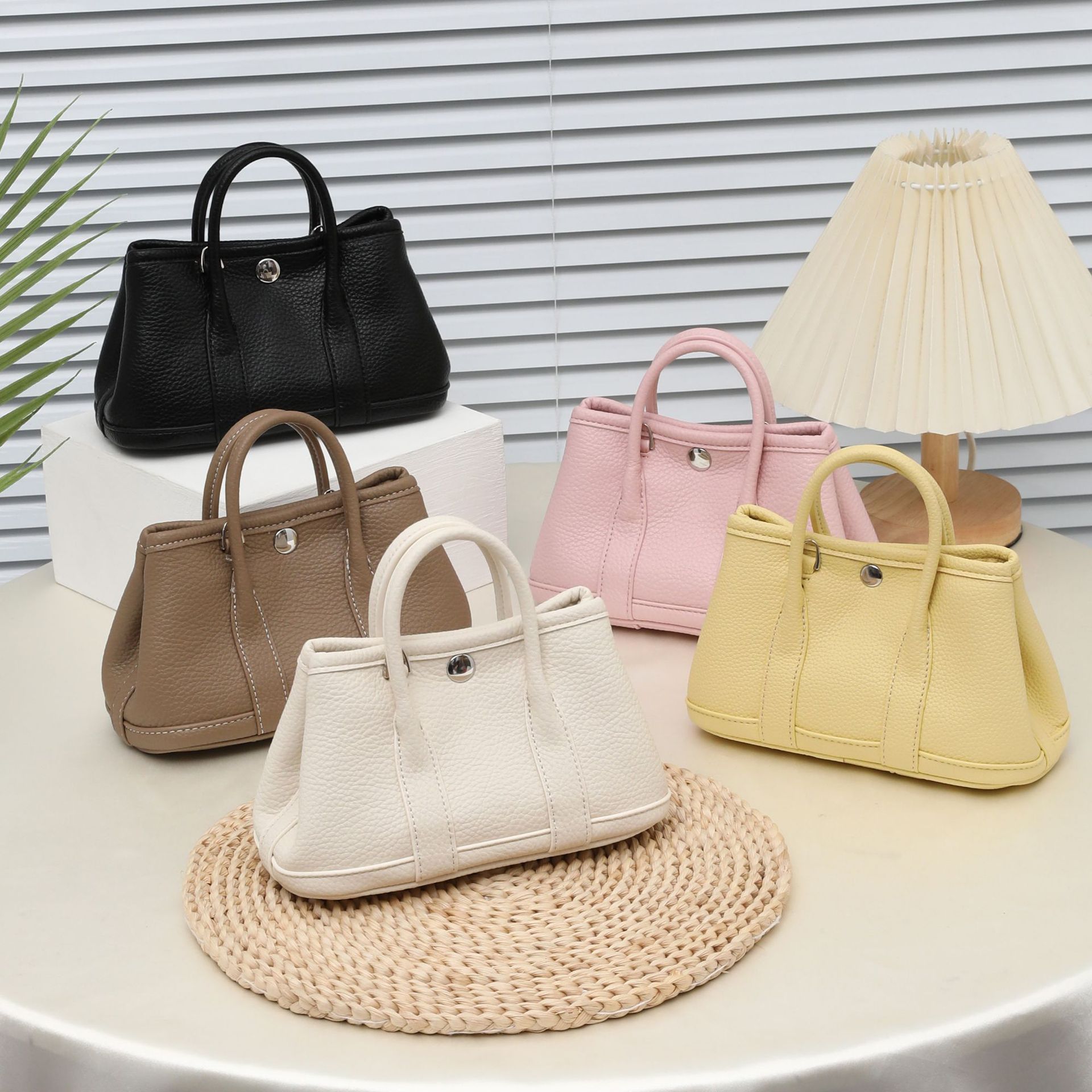 Summer New 20cm Mini Garden Crossbody Handbag Fresh Simple Versatile Tote Bag Fashion_voghion.com