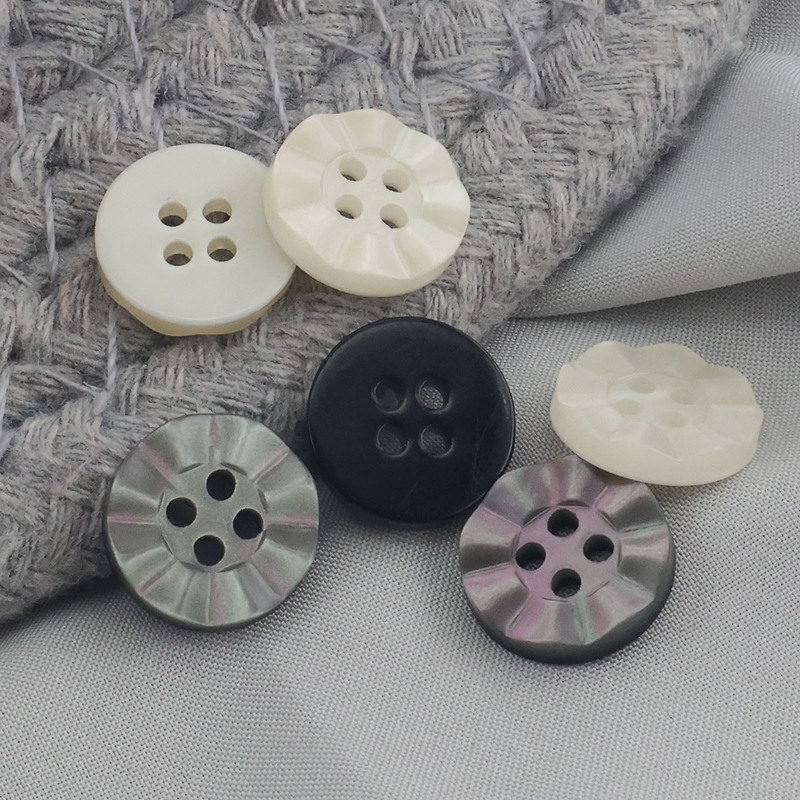 26 Years of Experience in Spring and Summer Imitation Black Mother-Of-Pearl Resin Buttons, Hand-Polished Shirt Buttons, Vintage Silk Pajama Shirt Buttons 26 Years of Experience in Spring and Summer Imitation Black Mother-Of-Pearl Resin Buttons, Hand-Polished Shirt Buttons, Vintage Silk Pajama Shirt Buttons