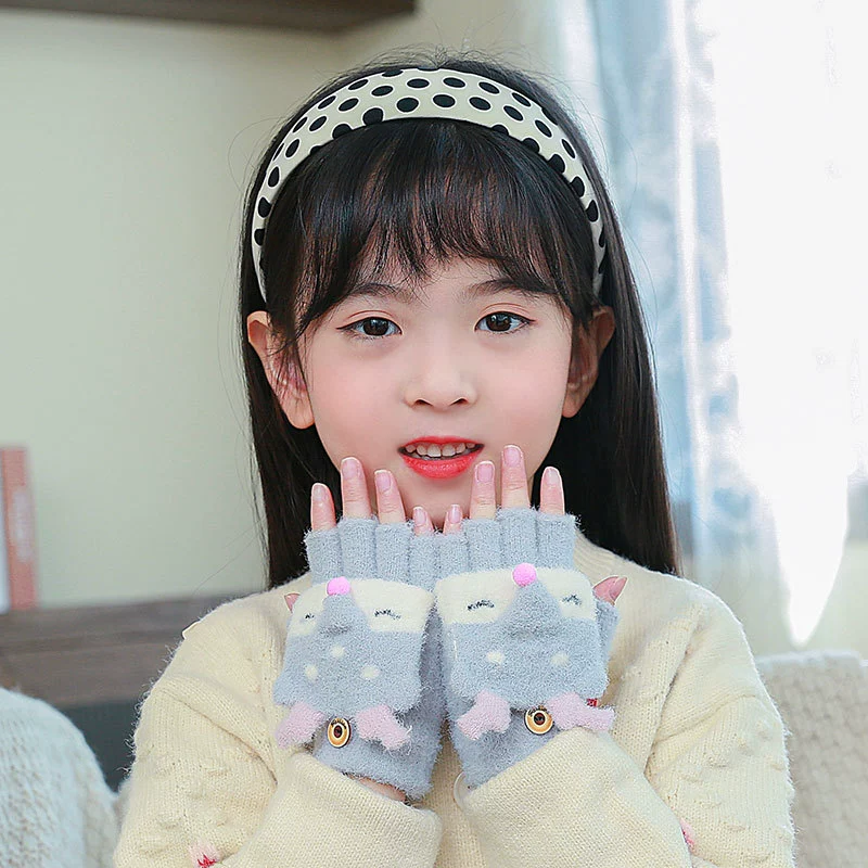 Demi-season children's warm gloves for early age, fingerless
