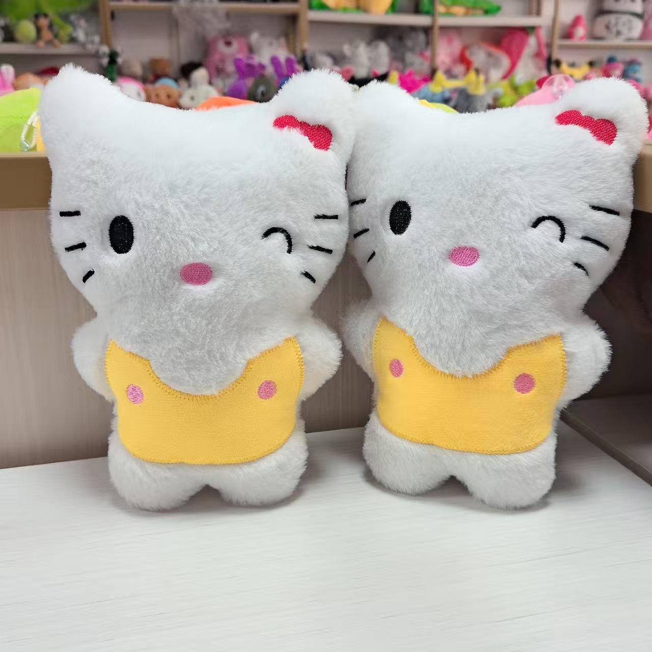 Peluş Oyuncak 20cm Civarı Sekiz İnçlik Basit Tasarım Vinç Makinesi Figürü Düğün Atma Şirket Festival Peluş Oyuncak