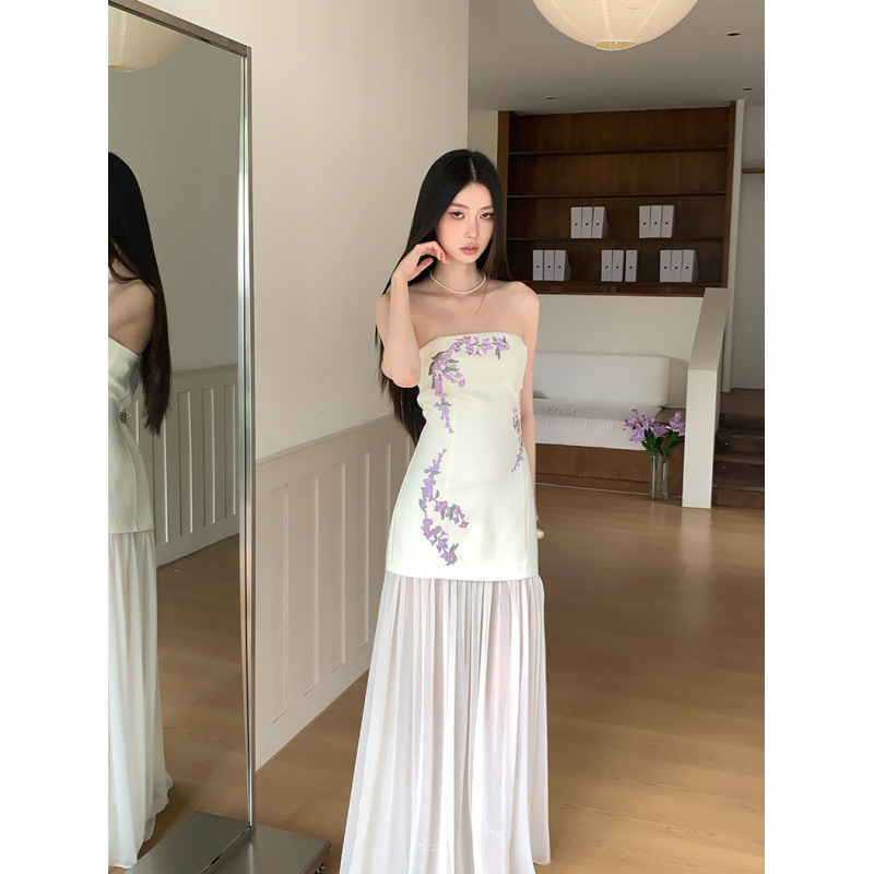 Real Shot of In-Stock White Embroidered Strapless Dress for Women, Summer Waist-Cinching Off-Shoulder Long Dress with Spliced Tulle Skirt