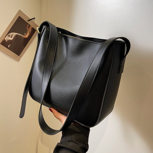 Large-capacity bag for women 2024 new trendy versatile autumn and winter textured crossbody bag high-end fashion one-shoulder bucket bag