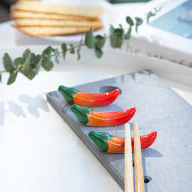 陶瓷摆件骨瓷辣椒筷子架实用酒店餐厅筷托创意小工艺品