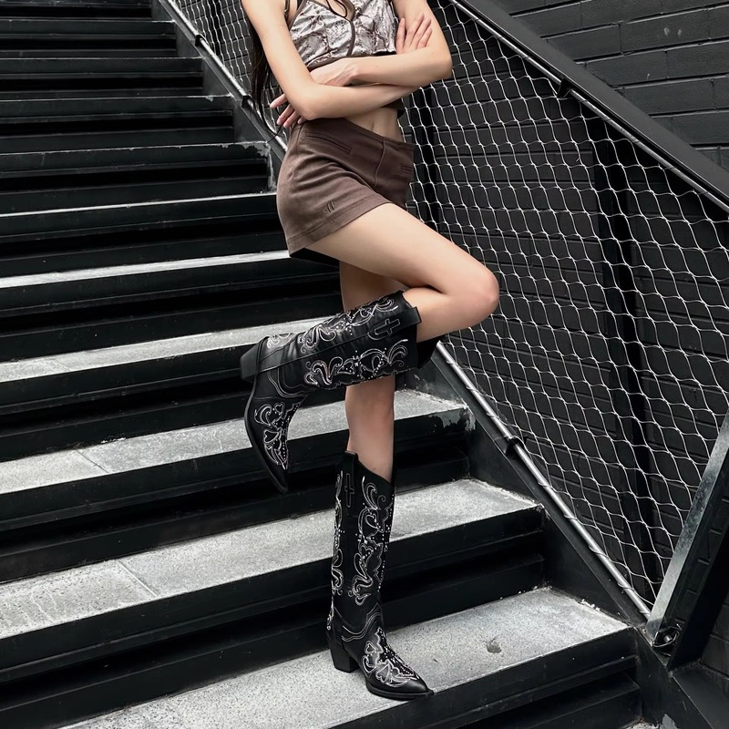 牛皮版~真皮尖头铆钉西部牛仔靴女2025年新款长靴刺绣长筒骑士靴|undefined