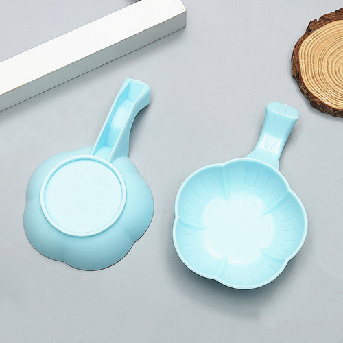 Calligraphy ink dish, plastic water dish, multi-purpose pen holder, pen washer, blue and black plum blossom dish, four treasures of student study