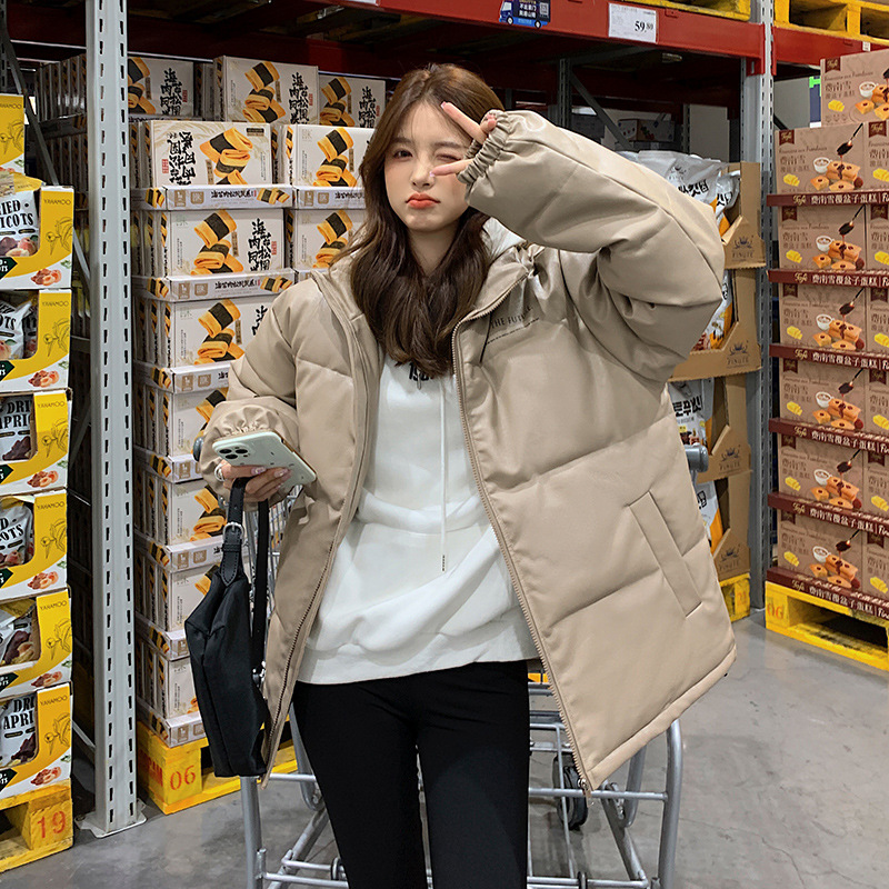 Ropa de algodón mujer 2023 nuevo estilo coreano suelto ropa de pan estudiantil gruesa tela PU letras chaqueta de algodón chaqueta de invierno image 5