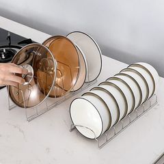 ステンレスの集積かまど消毒箱には食器棚が内蔵されています。
