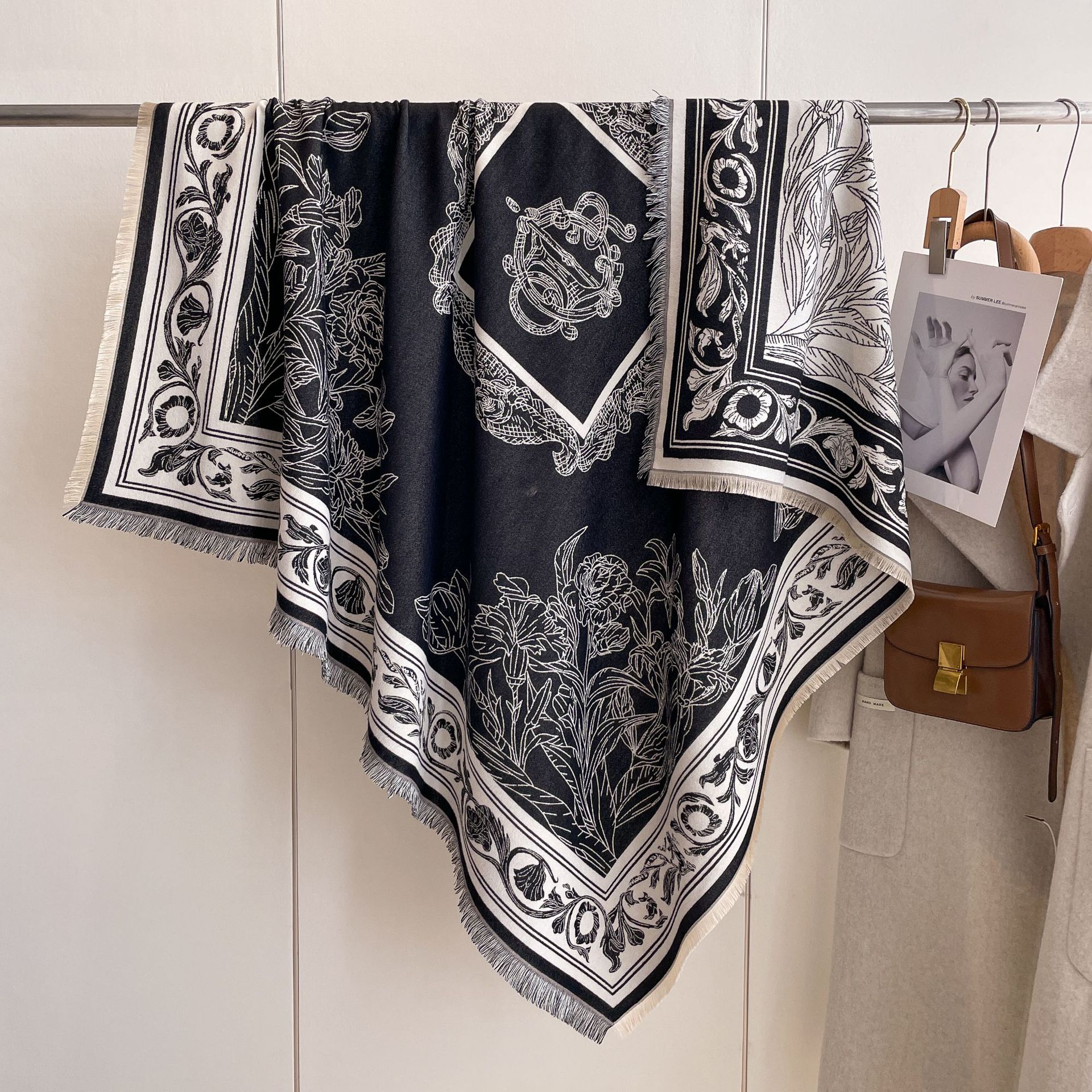 Impresión floral coreana toallas grandes engrosadas capa de decoración 2024 otoño y invierno doble cara imitación de cachemir abrigo abrigo