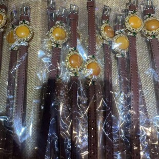 Songgang Factory Source Raw Beeswax Wholesale Cowhide Inlaid Chicken Oil Yellow Beeswax Bracelet Standard Bracelet