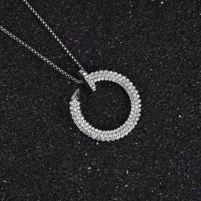 Trendy neue diamantbesetzte Nagelkette für Damen Instagram Modeanhänger vielseitig einsetzbar Herbst und Winter langer Pullover_voghion.com