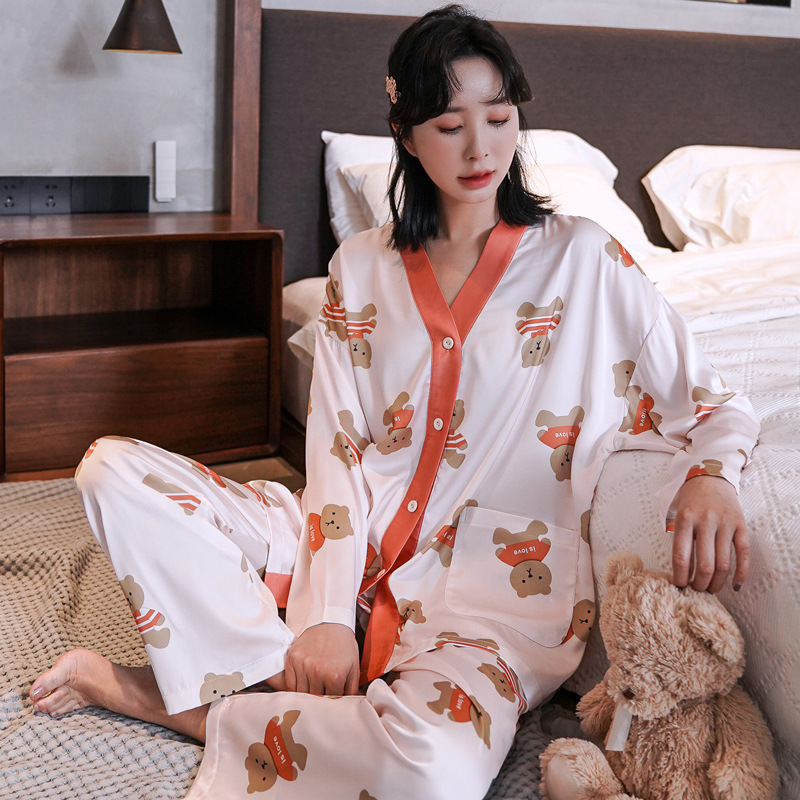 LEV3403 하얀 귀여운 곰 소녀
