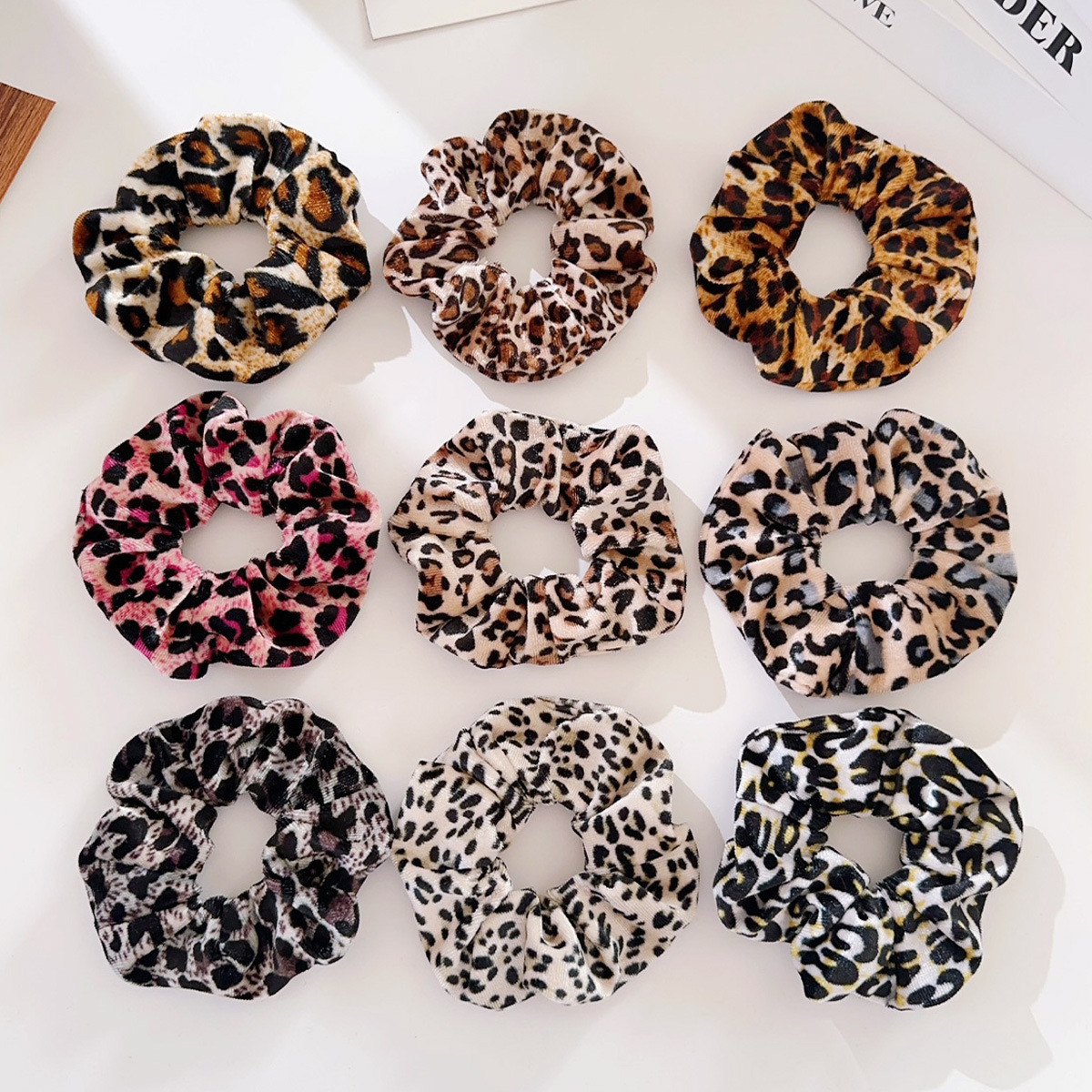 15g Weight Hair Tie Hair Accessories Type 1 Piece Quantity Flannel Material Leopard Pattern Autumn&Winter Season Women's Gender Vintage Style Style Autumn Winter Plaid Velvet Large Elastic Hair Band High Elasticity Hair Tail Hair Band Velvet Hair Accessories 11