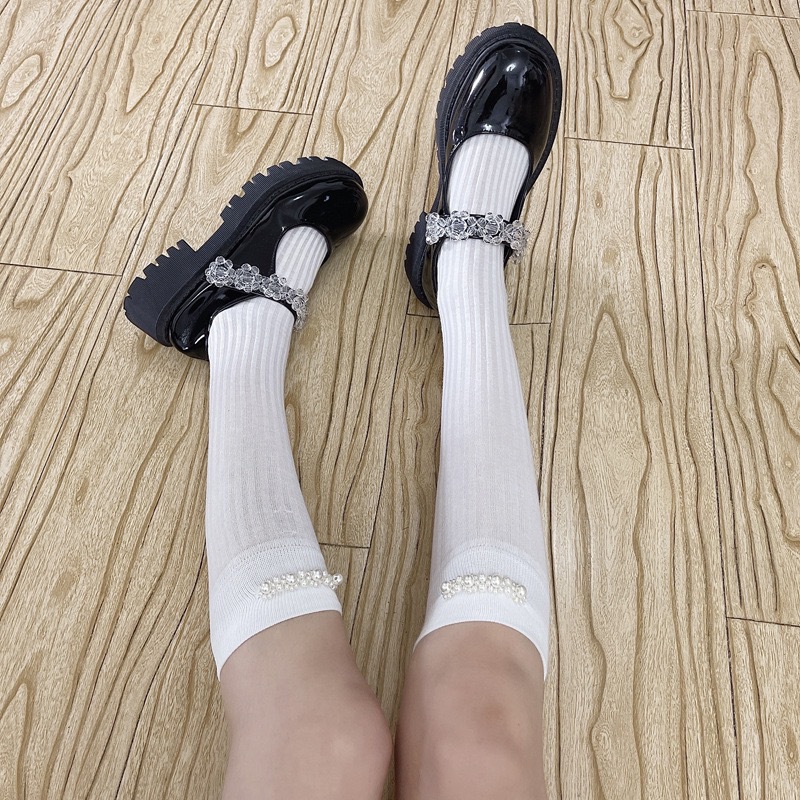 Melnas rudens vidus un ziemas sieviešu kokvilnas pērļu tievējošas baltās garās caurulītes, jaukas interneta slavenību modernas teļa zeķes_voghion.com