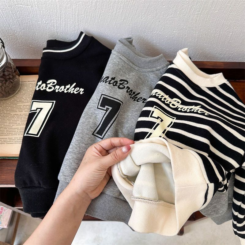 Suéter de los niños de invierno nuevos niños y niñas bebé, además de terciopelo engrosada Jersey de rayas bebé letra impresa superior
