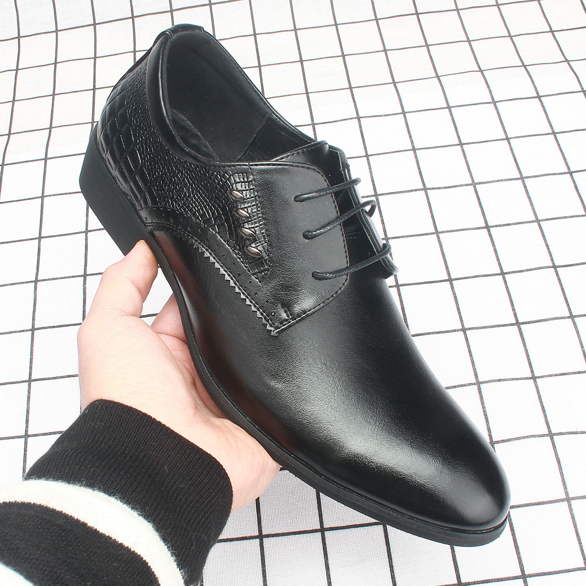 2022ʿɫ߼ͷʱװӢϵЬ74