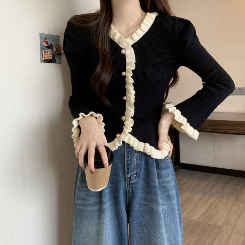 法式撞色长袖针织上衣女秋季新款显瘦洋气木耳边喇叭袖毛衣打底衫