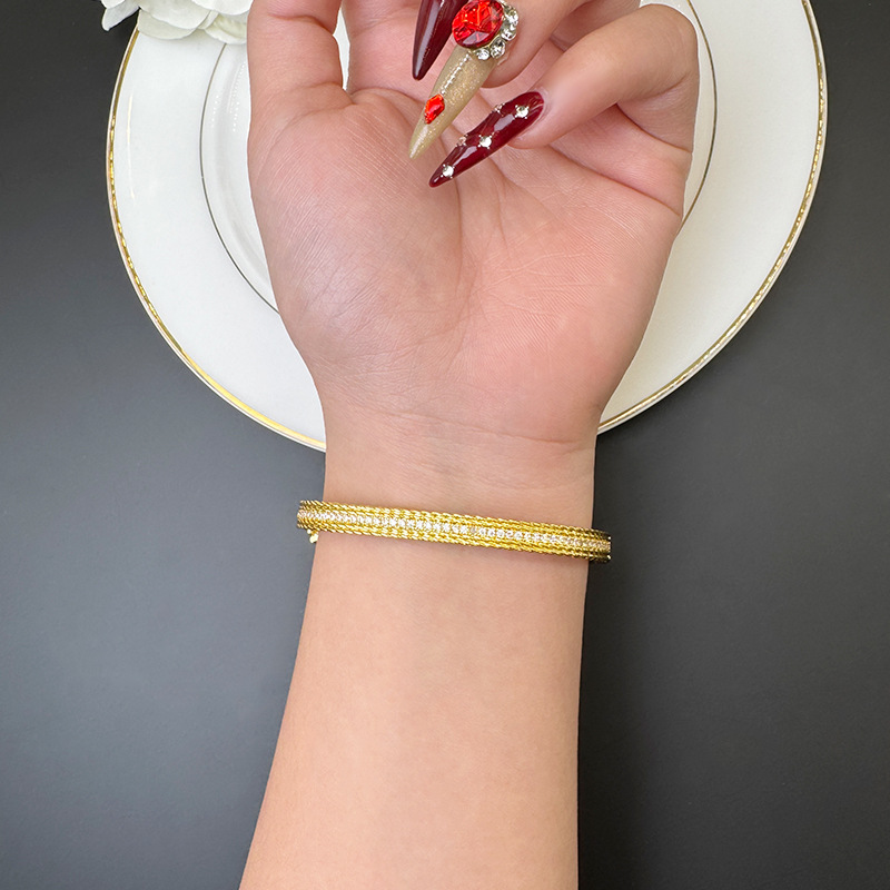 Pulsera de oro de arena vietnamita estilo de palacio con microincrustaciones de circón, pulsera geométrica cuadrada, temperamento, joyería de mano de alta calidad al por mayor